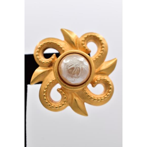Karl Lagerfeld Vintage Chunky Clip On Pearl Earrings Brushed Gold Signed Bin1